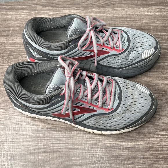 Women’s Brooks Shoes Size 8 Gray/Fuchsia - Picture 2 of 8